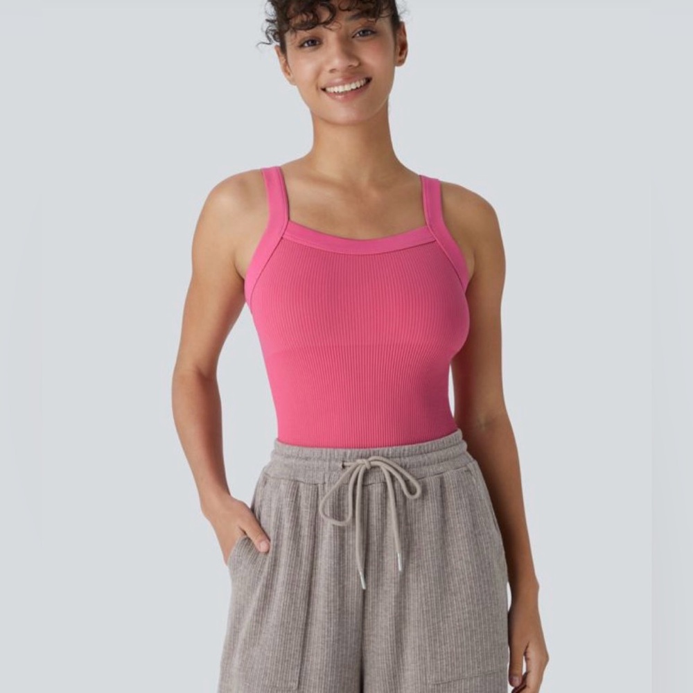 NWT Halara OneForm Seamless Flow Square Neck Ribbed Tank Smooth Bodysuit. Large
